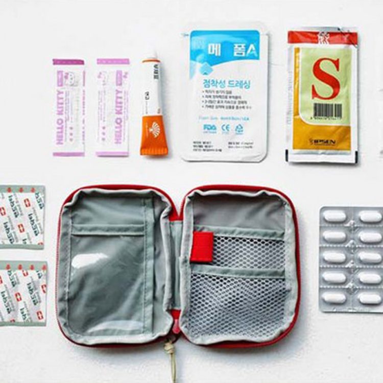 Cute Mini Portable Medicine Bag First Aid Kit Medical Emergency Kits Organizer Outdoor Household Medicine Pill 3